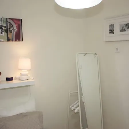 Sweet Alfama, 1 Apartment *