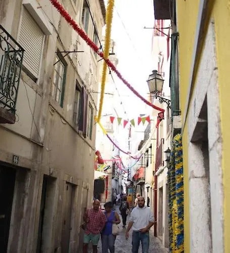 Sweet Alfama, 1 *